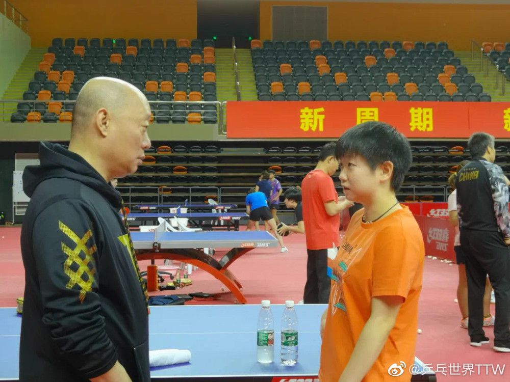 裴会长乐呵呵的说道：行韩教授，你跟贺教授先走，我俩车停的远。